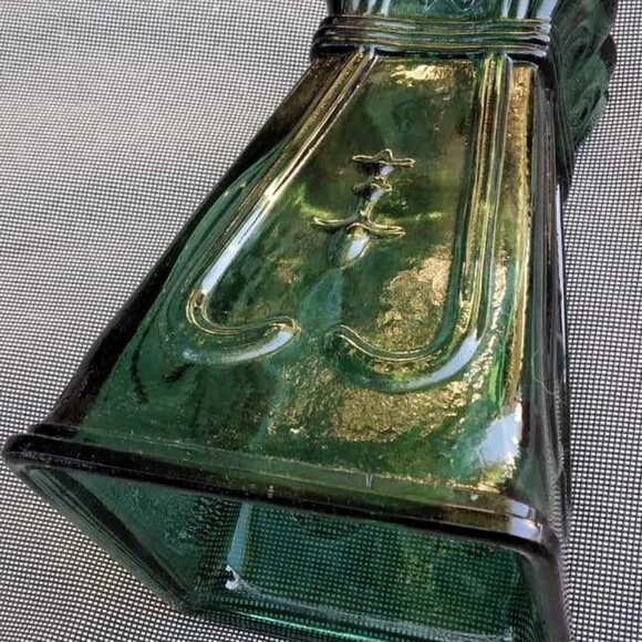 Vintage Emerald Green Art Glass Square Vase with Fleur de Lis Raised Pattern - Picture 8 of 11